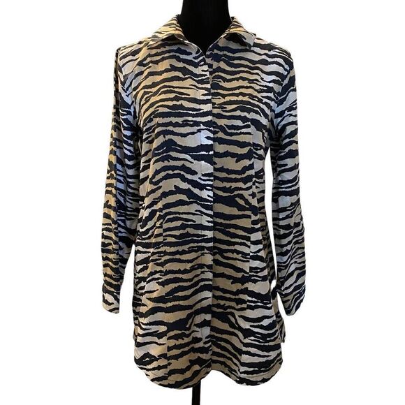 Chico's Beige and Black Animal Print No Iron Button Down Top Size 1 Small - Picture 1 of 14